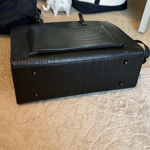 Black Beis Croc Embossed Work Tote Bag - Picture 4 of 8